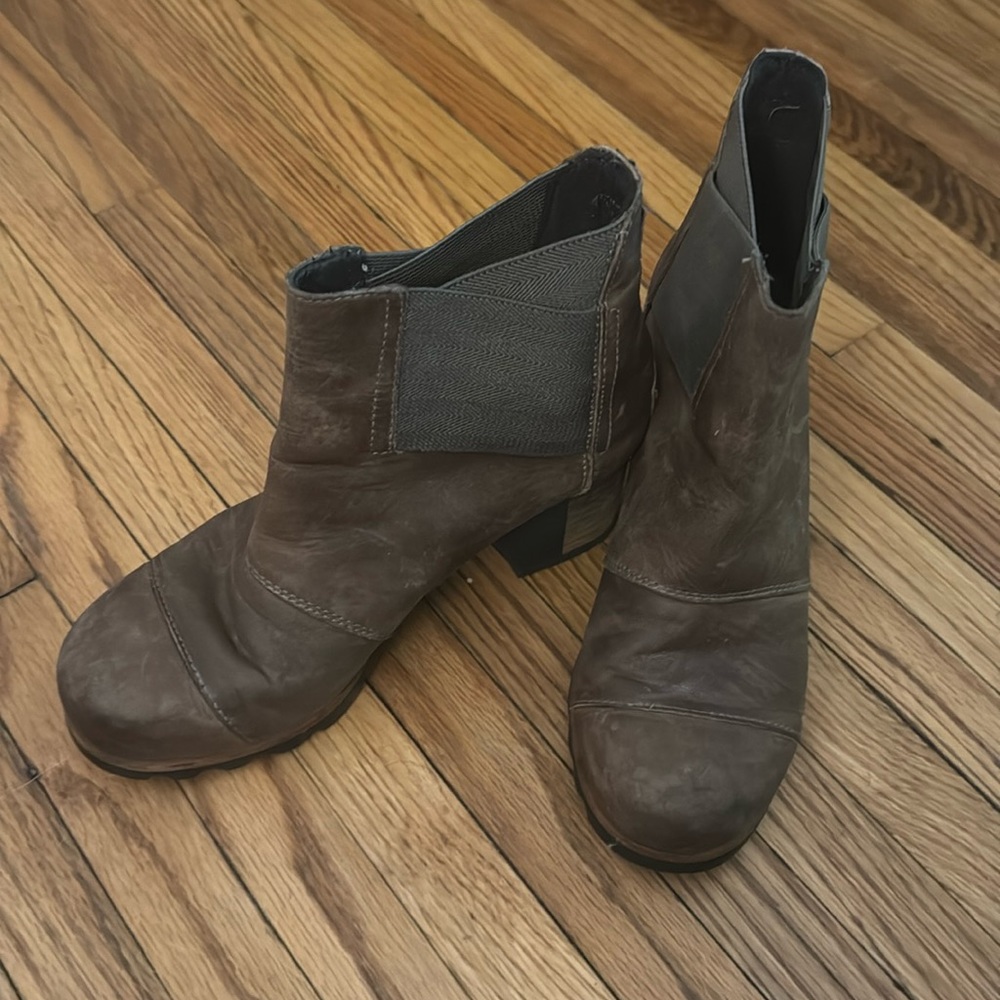 Sorel Chelsea heeled boots